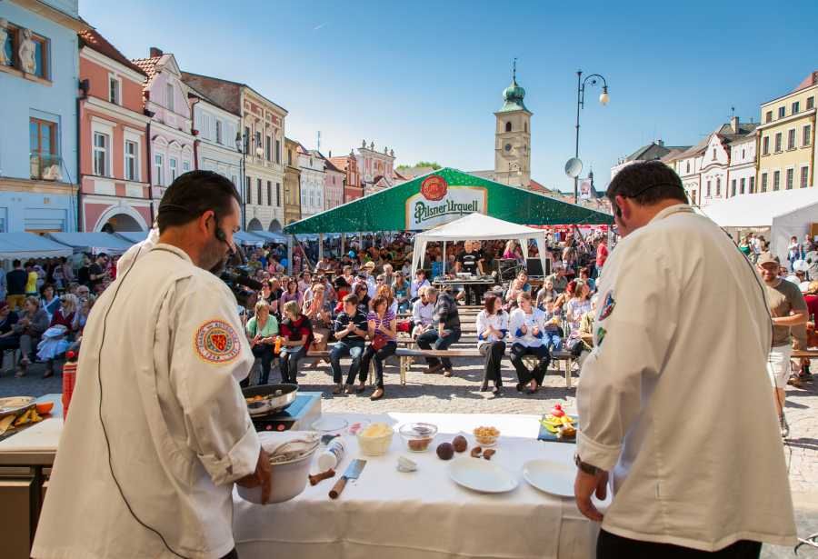 Gastronomické slavnosti v Litomyšli: kulinářské zážitky a Rajská open
