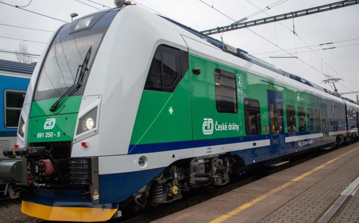 Pardubicko pořídí 12 bateriových vlaků za 2,06 mld Kč