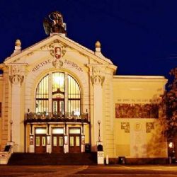 Pardubické divadlo láká na pestrou 116. sezónu s hity jako Bang a Mladý Frankenstein